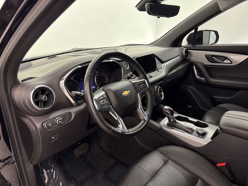 Used 2022 Chevrolet Blazer LT w/ Sound & Technology Package FWD image 4