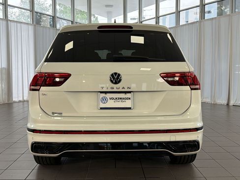 Used 2024 Volkswagen Tiguan SE R-Line FWD image 10