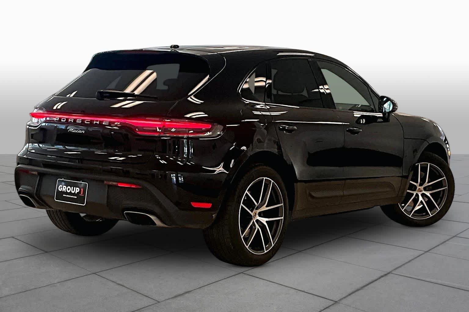 Used 2024 Porsche Macan AWD/4WD image 11