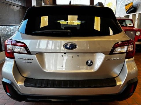 Used 2018 Subaru Outback 2.5i Limited image 59