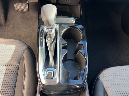 Used 2025 Chevrolet Trax LT image 41