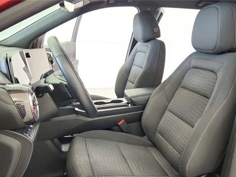 Used 2025 Chevrolet Equinox LT w/ Safety and Technology Package FWD image 21