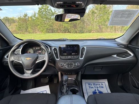 Used 2023 Chevrolet Malibu LT image 14