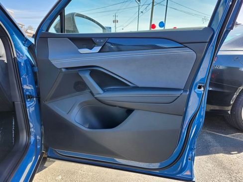 New 2026 Volkswagen Tiguan SE R-Line image 10