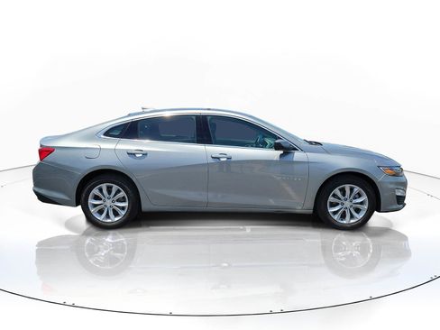 Used 2025 Chevrolet Malibu LT FWD image 4