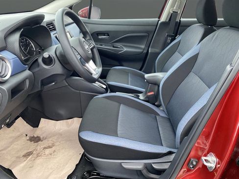 New 2025 Nissan Versa SV w/ Trunk Package image 4