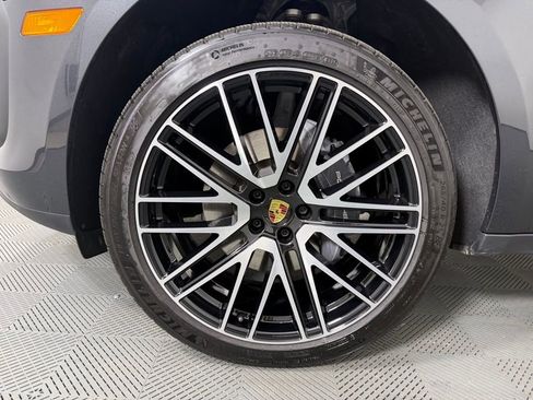 Certified 2026 Porsche Macan AWD/4WD image 10