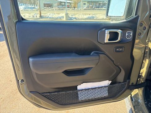 New 2026 Jeep Gladiator Sport image 18