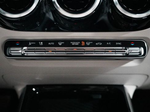 Used 2023 Mercedes-Benz GLA 250 4MATIC image 19