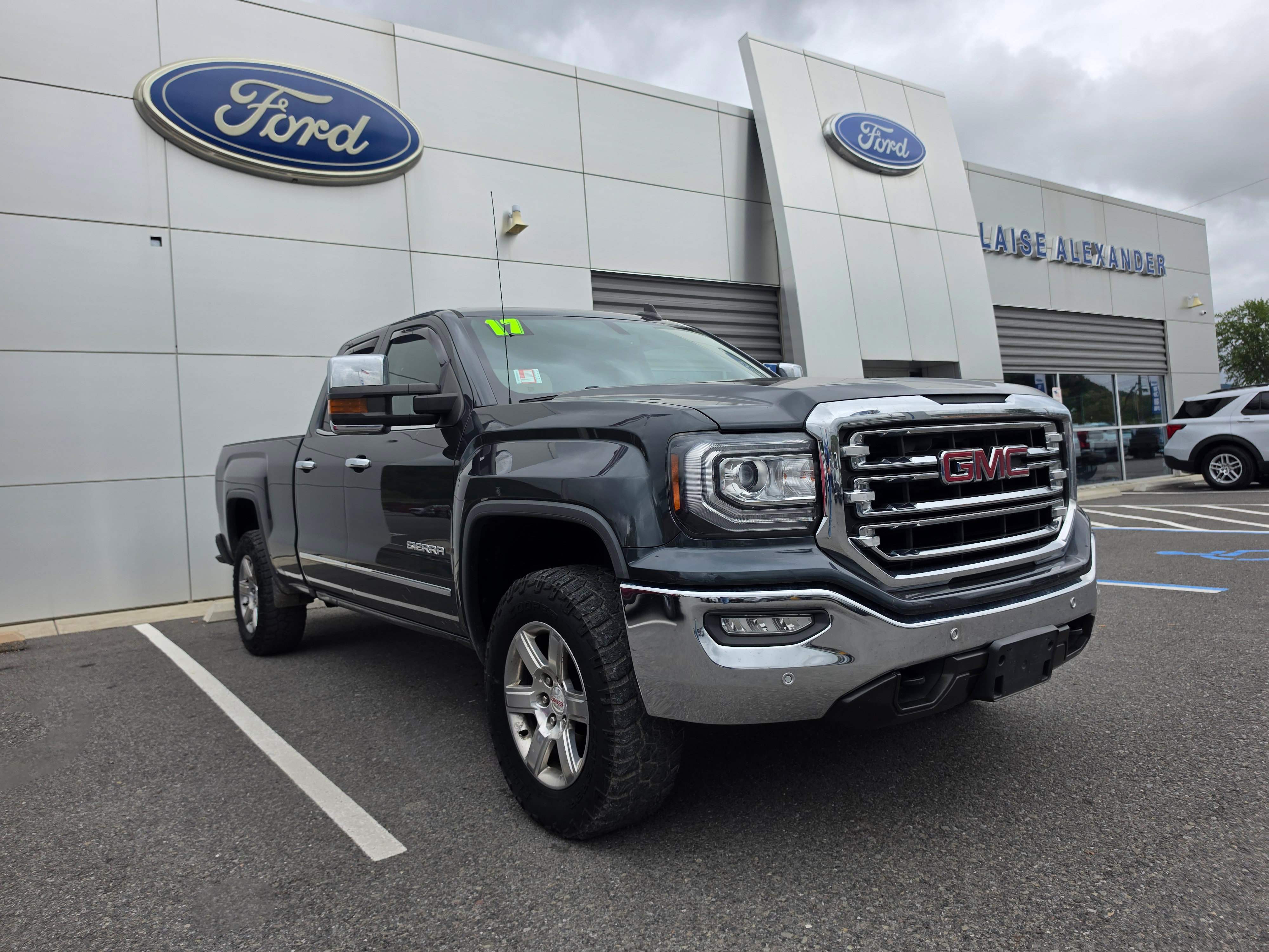 Used 2017 GMC Sierra 1500 SLT w/ SLT Premium Package AWD/4WD image 1