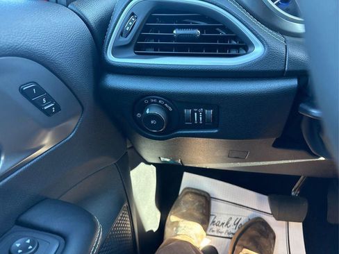 New 2026 Chrysler Pacifica Select AWD/4WD image 15