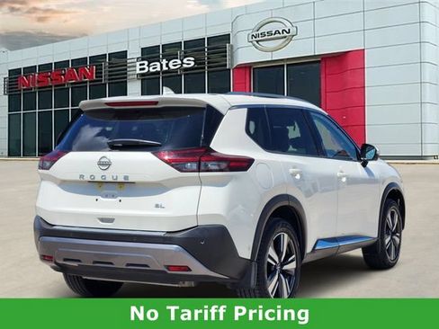 Used 2023 Nissan Rogue SL w/ SL Premium Package FWD image 4