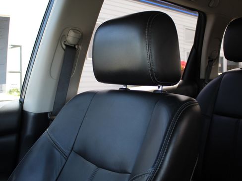 Used 2013 Nissan Pathfinder SL w/ Cargo Pkg AWD/4WD image 39