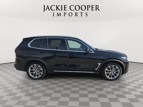 Used 2025 BMW X5 xDrive50e image 4