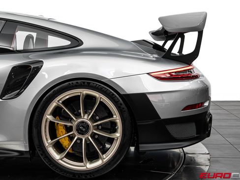 Used 2019 Porsche 911 GT2 RS RWD image 23
