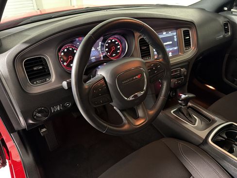 Used 2023 Dodge Charger SXT RWD image 4