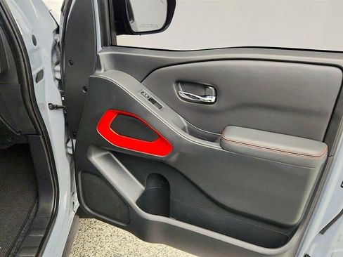 Used 2022 Nissan Frontier Pro-X w/ Technology Package image 26