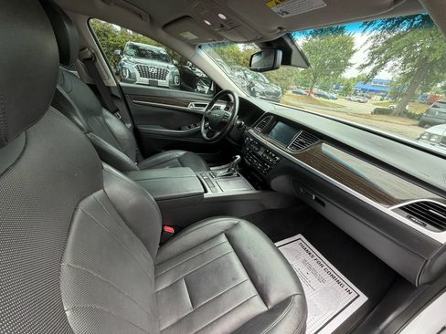 Used 2017 Genesis G80 3.8 RWD image 10