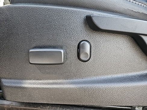 Used 2017 Chevrolet Colorado Z71 image 16