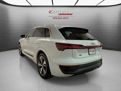 Used 2024 Audi Q8 e-tron Premium Plus w/ Premium Plus Package AWD/4WD image 4