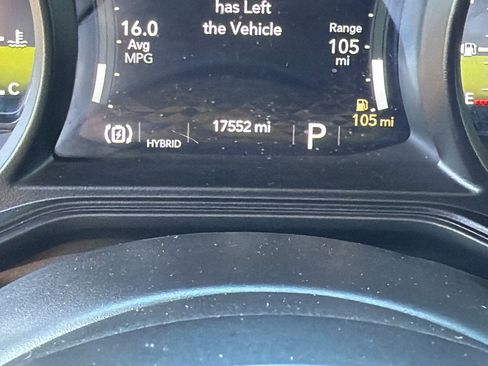 Used 2025 Jeep Wrangler Unlimited Rubicon 4xe w/ Convenience Group AWD/4WD image 30