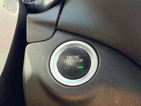 Used 2019 Chevrolet Equinox LT w/ Driver Convenience Package FWD image 21