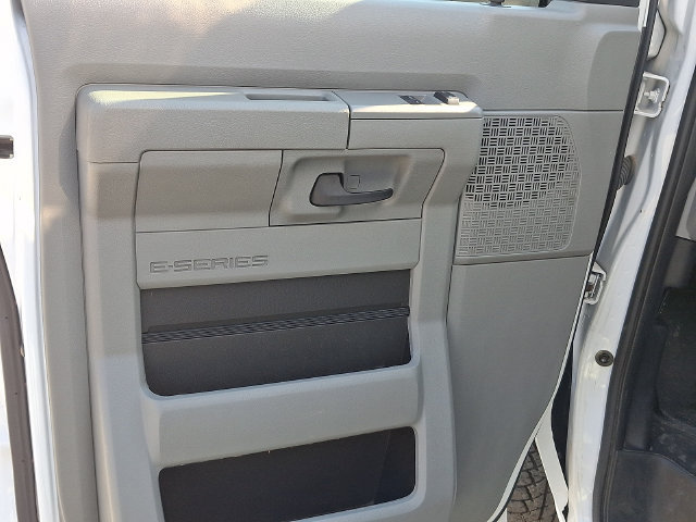 Used 2024 Ford E-450 and Econoline 450 Super Duty RWD image 18