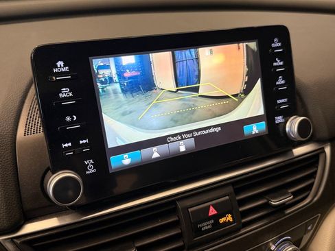 Used 2018 Honda Accord EX image 14