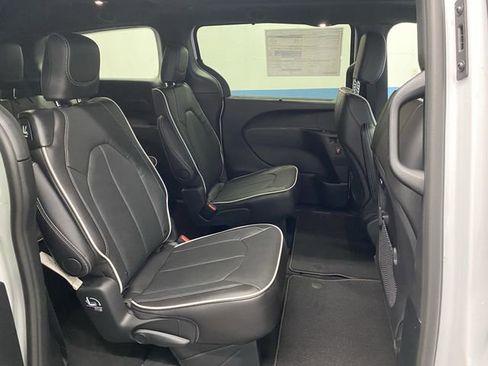 New 2026 Chrysler Pacifica Limited w/ S Appearance Package image 35