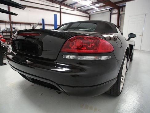 Used 2004 Dodge Viper SRT-10 RWD image 6