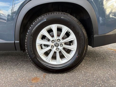 Used 2025 Toyota Grand Highlander FWD image 32
