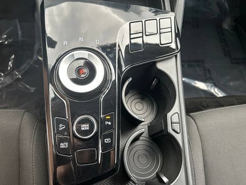 Used 2025 Kia Sportage LX FWD image 25