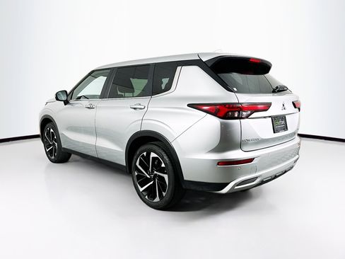 Used 2024 Mitsubishi Outlander SE image 5