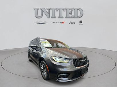 Used 2021 Chrysler Pacifica Touring-L