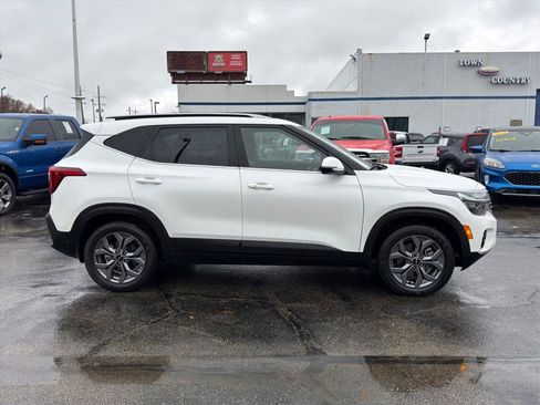 Used 2024 Kia Seltos S image 2