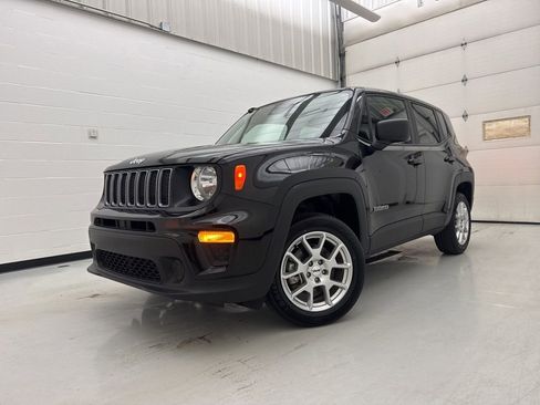 Used 2023 Jeep Renegade Latitude image 8