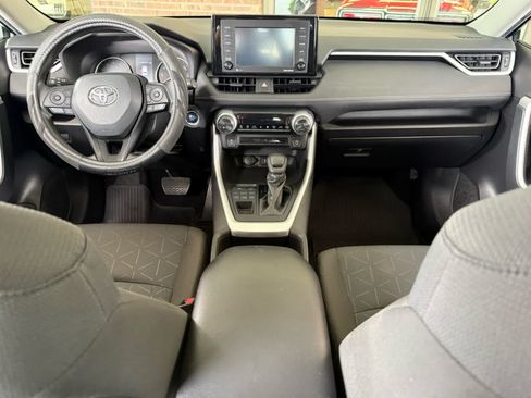 Used 2022 Toyota RAV4 XLE AWD/4WD image 17