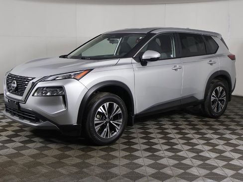 Used 2023 Nissan Rogue SV image 6