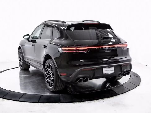 Certified 2025 Porsche Macan image 3