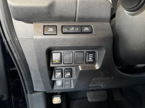 Used 2022 Nissan Frontier SV image 27