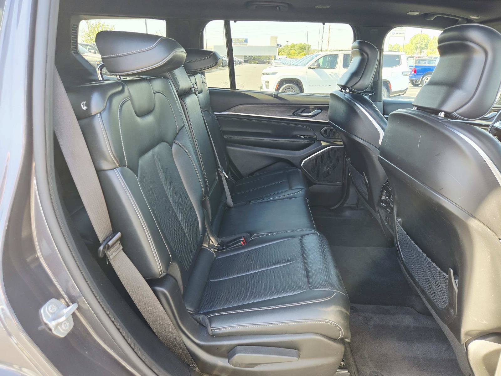 Used 2025 Jeep Grand Cherokee L Overland w/ Advanced Protech Group III AWD/4WD image 18