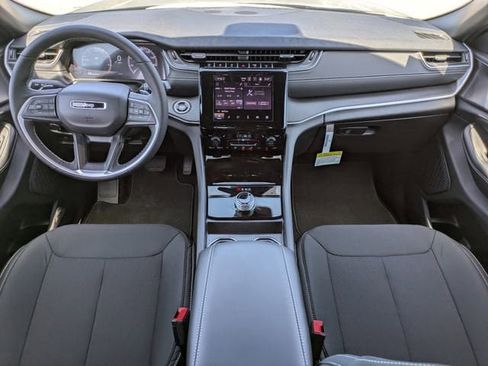 New 2025 Jeep Grand Cherokee Laredo w/ Luxury Tech Group I RWD image 14