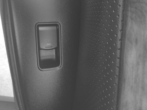 Used 2011 Subaru Outback 2.5i Limited image 34