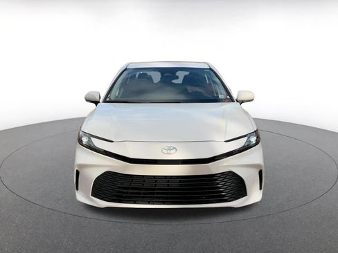 Used 2025 Toyota Camry LE image 2