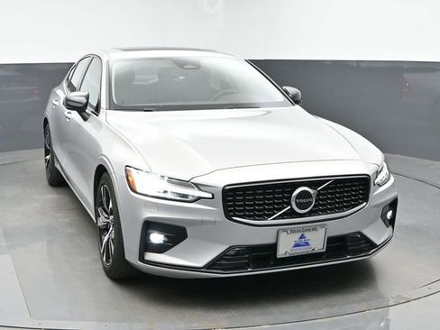 Used 2023 Volvo S60 B5 Core w/ Climate Package FWD image 2