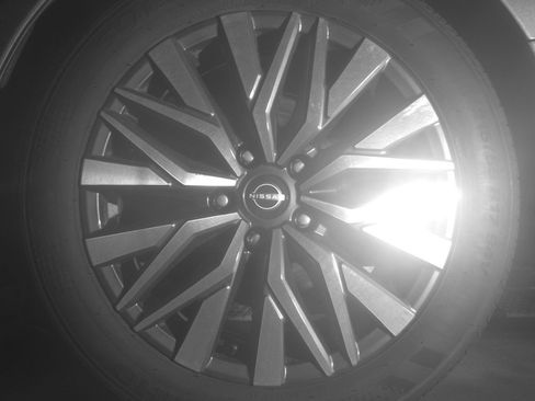 Used 2025 Nissan Altima 2.5 SV FWD image 14