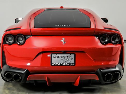 Used 2019 Ferrari 812 Superfast RWD image 8