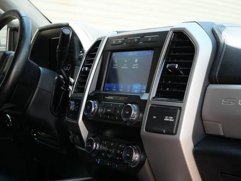 Used 2020 Ford F250 Lariat w/ Lariat Ultimate Package AWD/4WD image 22