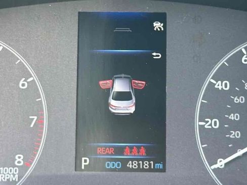 Used 2023 Toyota Corolla SE FWD image 9