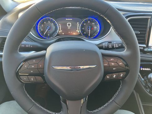 New 2026 Chrysler Pacifica Limited w/ S Appearance Package image 14